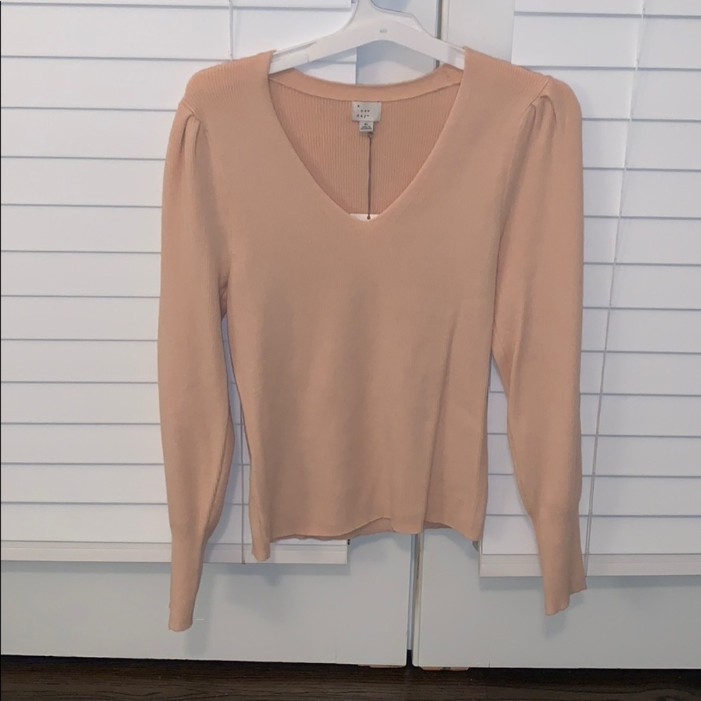 NWT Women’s long sleeve v neck sweater